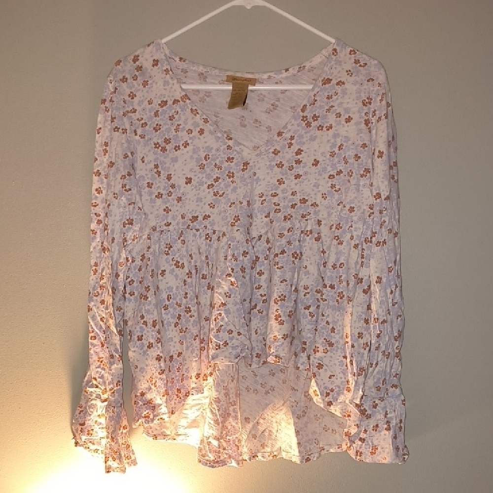 Wrangler Floral V-Neck Blouse in Cream and Brown